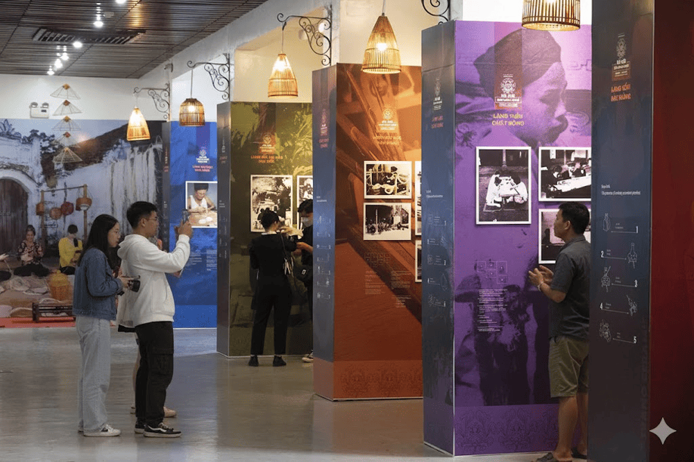 Bảo tàng Hà Nội thường xuyên tổ chức các triển lãm với chủ đề liên quan đến văn hóa, lịch sử đất nước